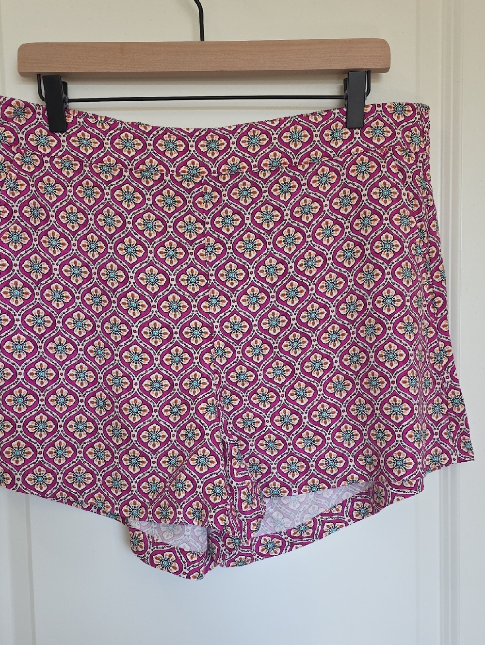 Old Navy Pink Patterned Women’s Shorts